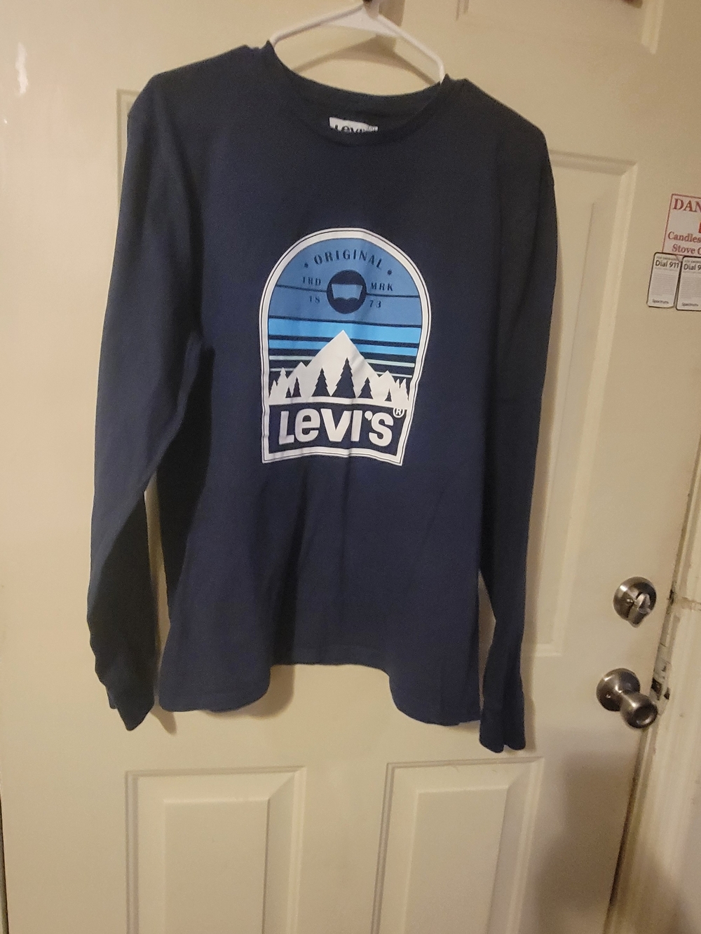 Levi's Graphic Long Sleeve Tee Black & Blue Large